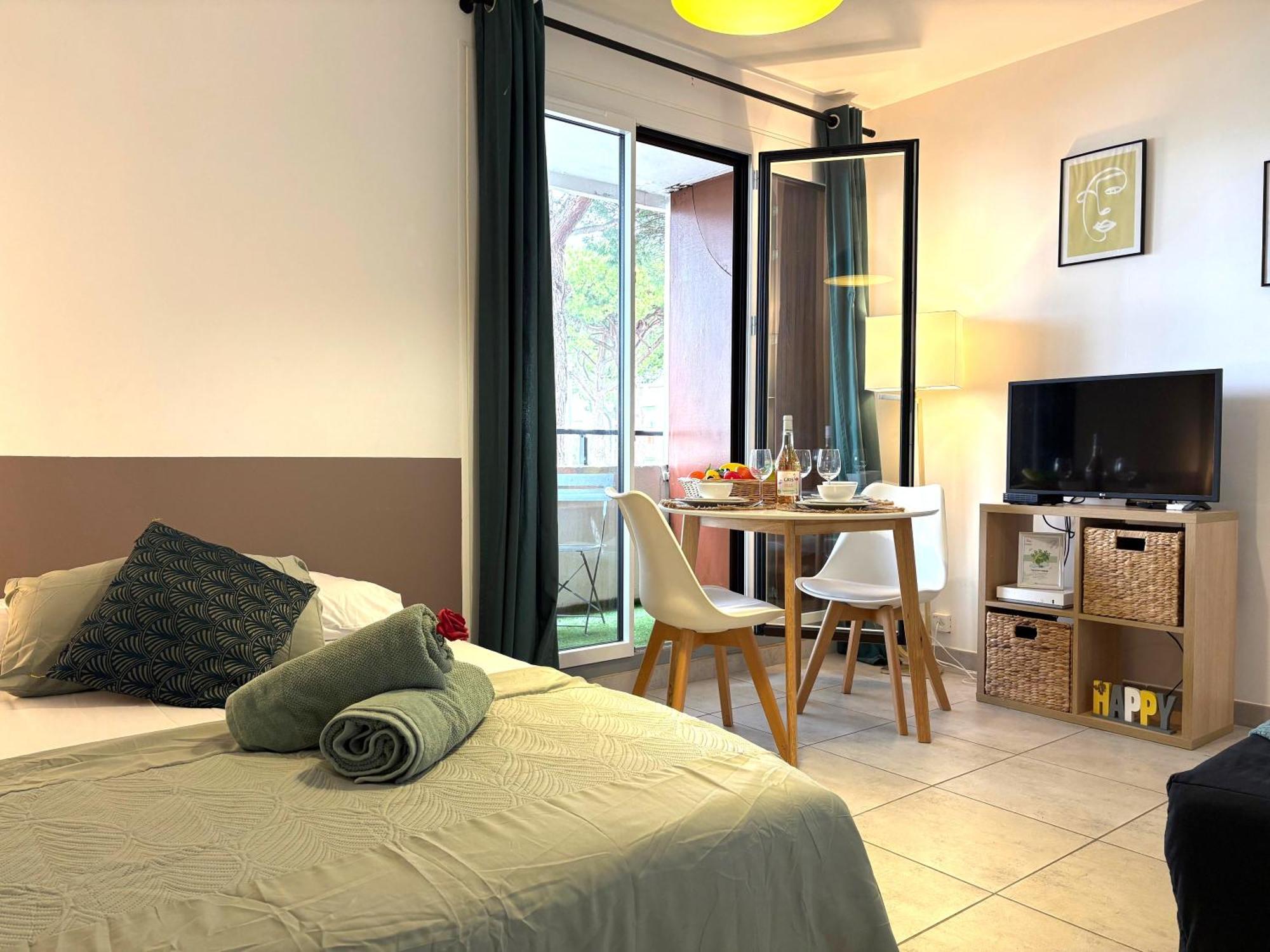L'Amazone Studio Plein Centre Plages A 2Min Clim Wifi Sur Le Port - Top Prosconciergerie- La Grande Motte Ngoại thất bức ảnh